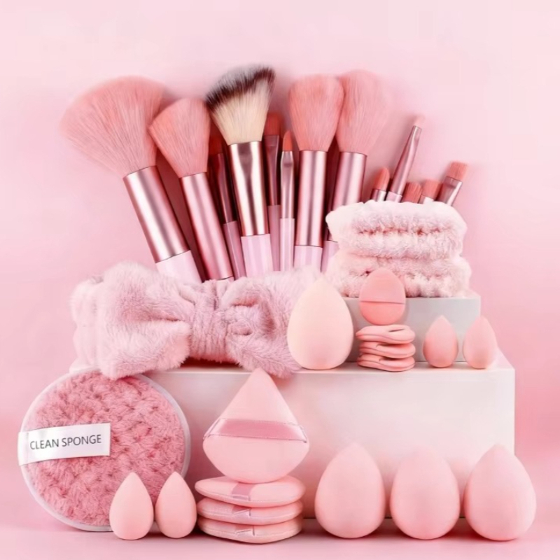 Набор косметических кистей для – обзор и цена Huda Beauty Makeup Brush Set