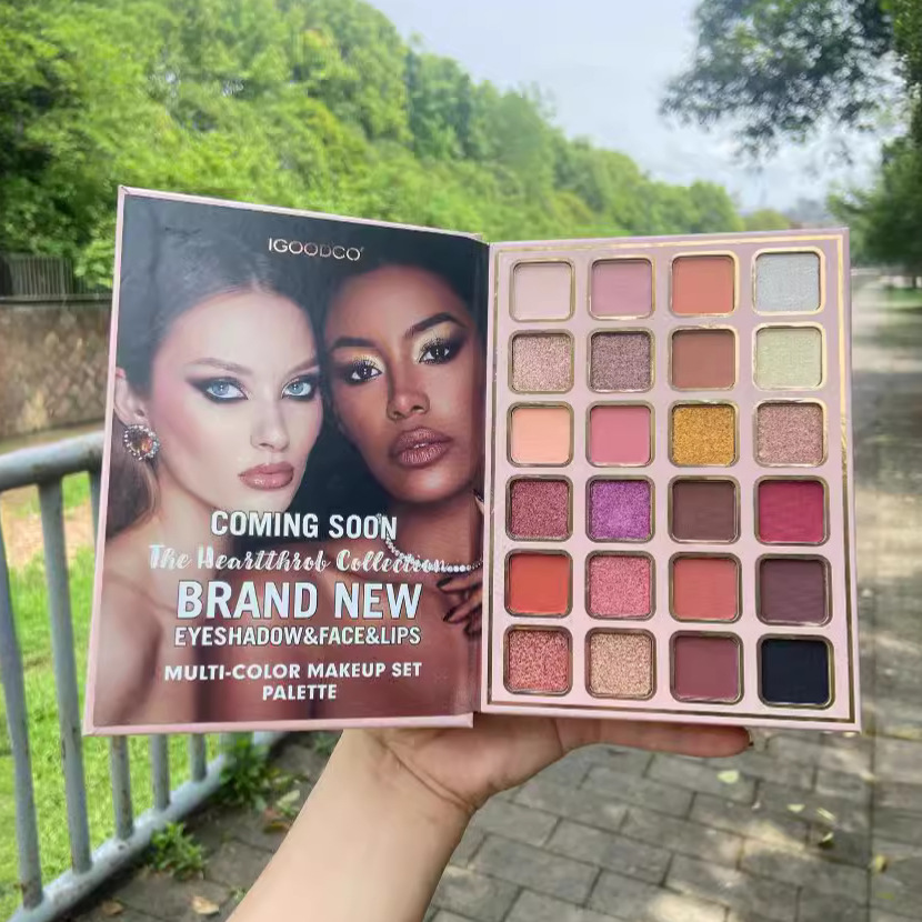 Профессиональный набор палеток – обзор и цена Beauty Makeup Book